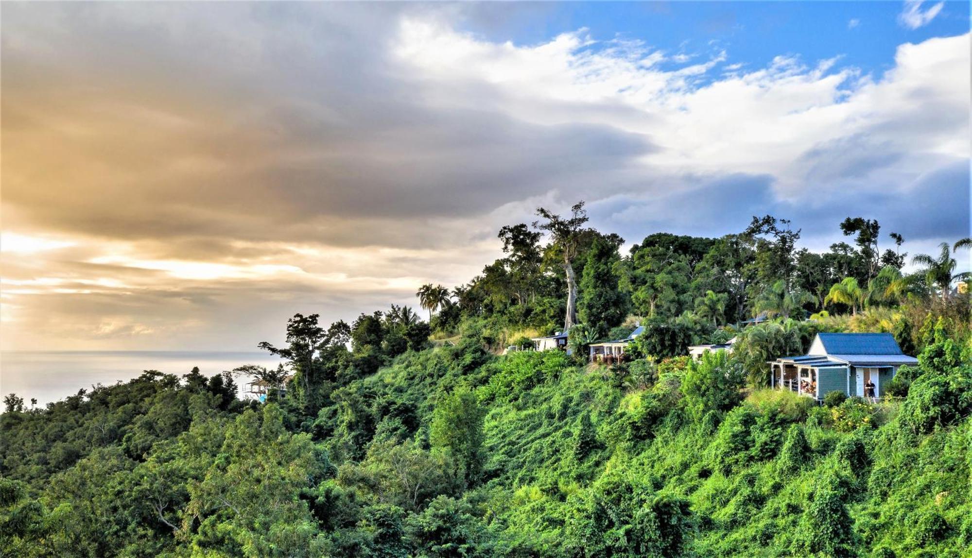 Beausejour Guest House Pointe-Noire Bagian luar foto